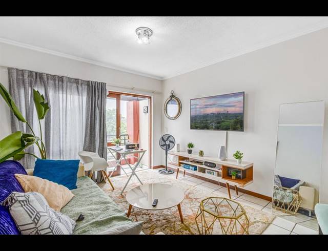 1 BEDROOM APARTMENT FOR SALE IN LONEHILL